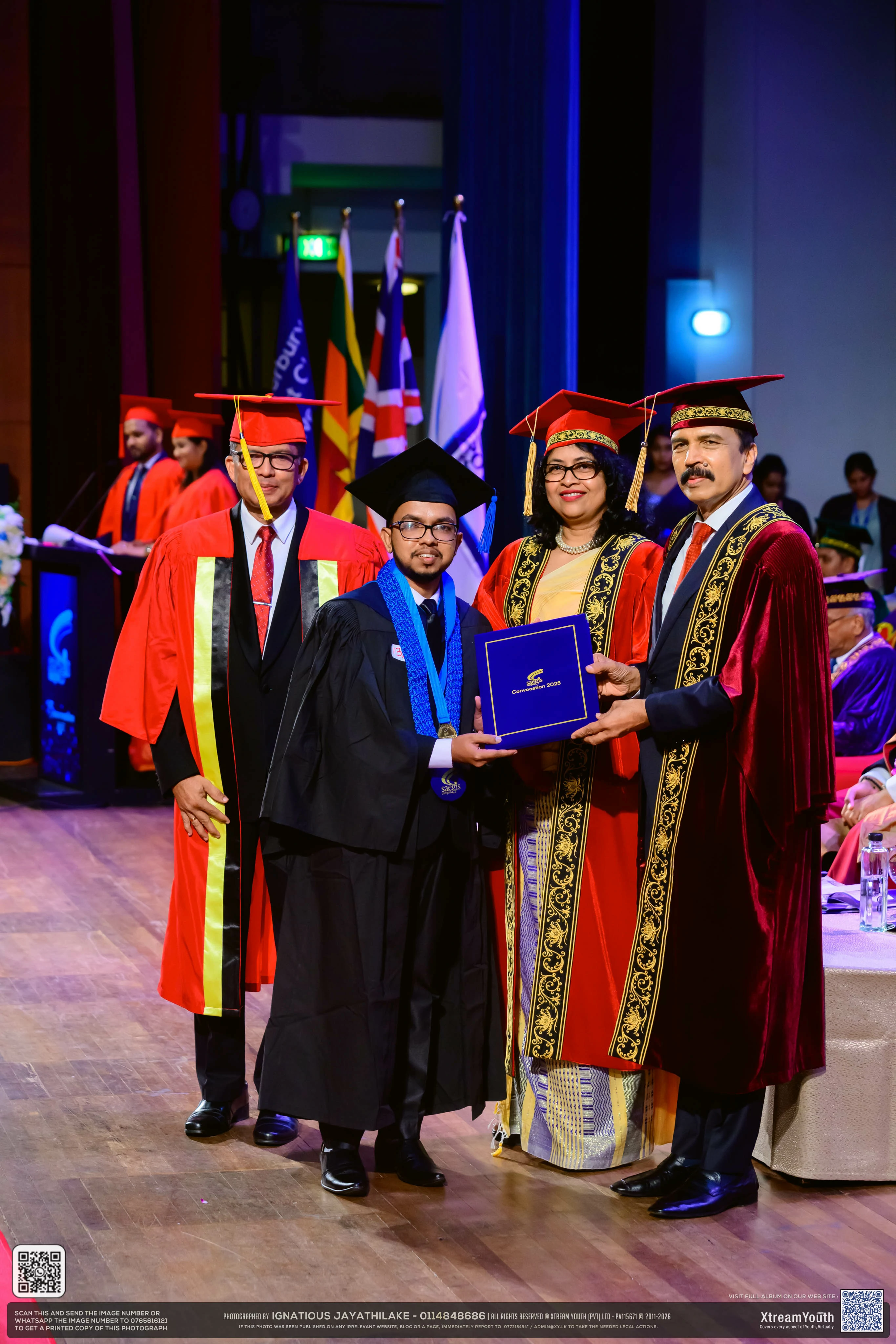 Sahan Sandaruwan receiving Batch Top Award Best Academic Performer Saegis Campus